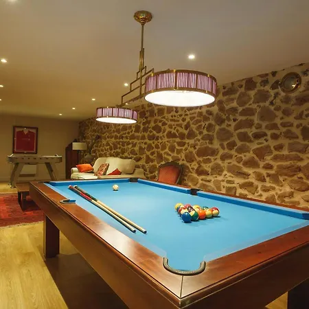 펜션 Elegant Retreat With Pool Near Mediterranean Coast *