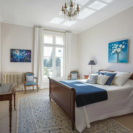 펜션 Elegant Retreat With Pool Near Mediterranean Coast