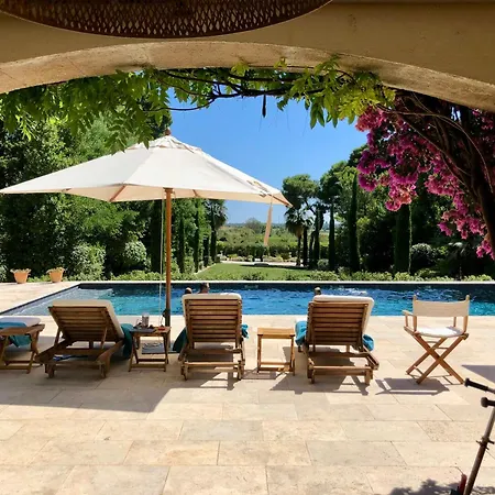Elegant Retreat With Pool Near Mediterranean Coast
